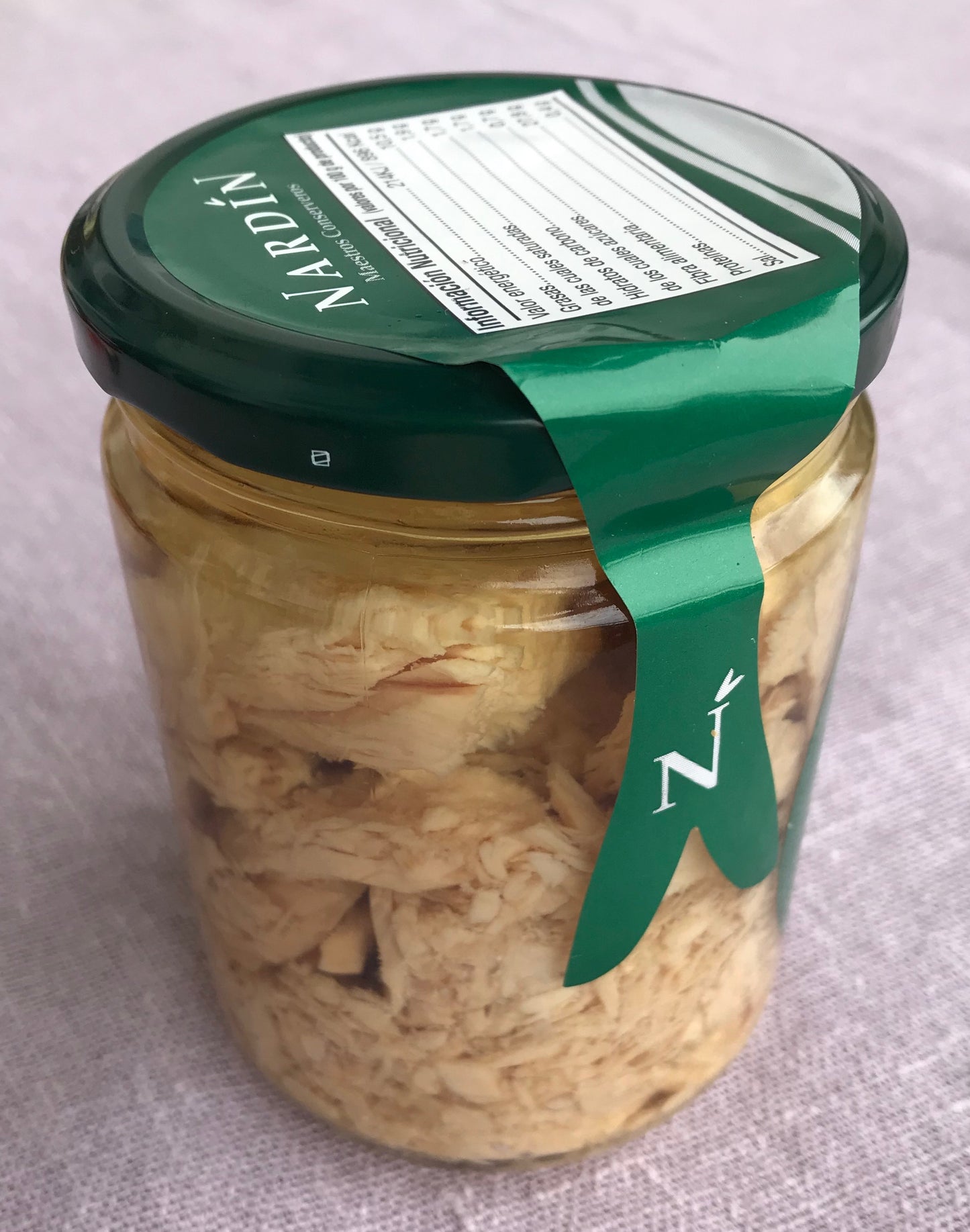 Bonito del Norte Nardín, migas en aceite de oliva.